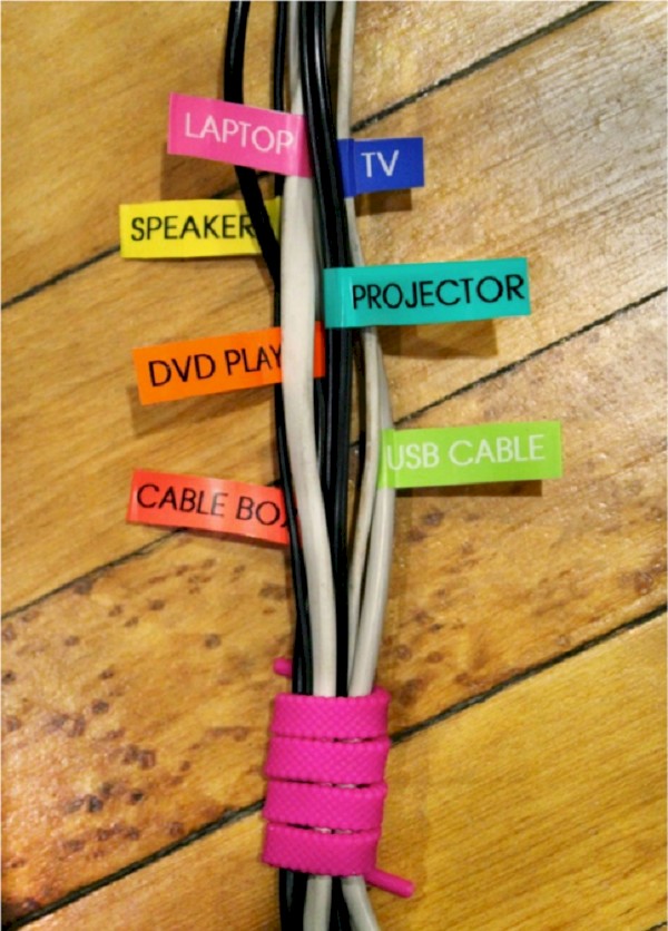 5. Etiquetar cada cable con colores diferentes: no deben mas perder tiempo a derretir enredos para averiguar qué enchufe se pone correctamente!