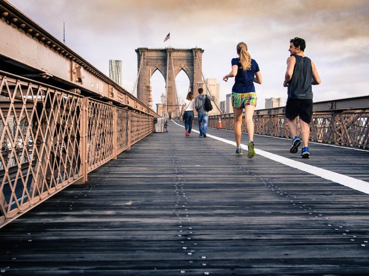Os, tendons, ligaments, muscles, colonne vertébrale, genoux et talons peuvent être les victimes potentielles d'une course à pied imprudente.