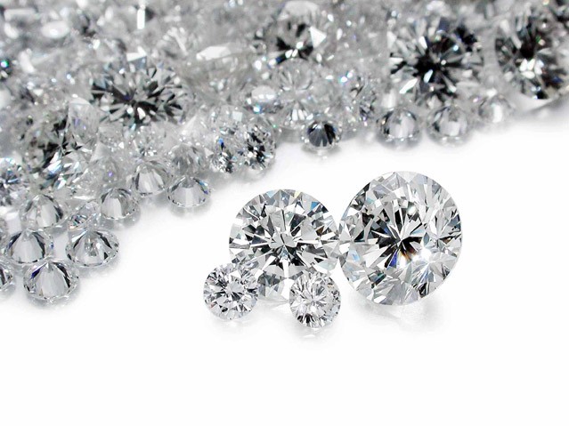 De diamanten die worden gebruikt komen niet bij de juwelier vandaan...
