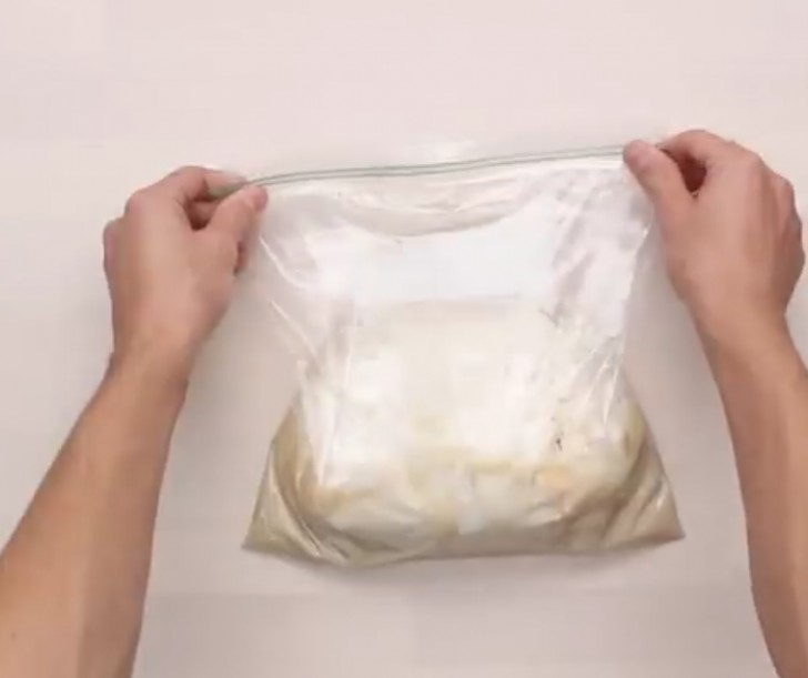 Pour the active dry yeast, water, sugar, salt, oil, and flour into the bag. Shake the bag to mix the ingredients.