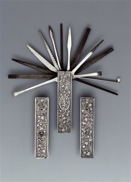 Een multifunctioneel mes uit 1500. De voorloper van het Zwitsers zakmes!