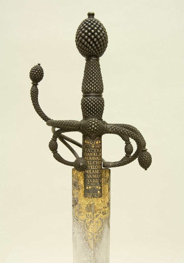Is het handvat van dit Italiaanse zwaard niet schitterend? Hij is gemaakt rond 1560.