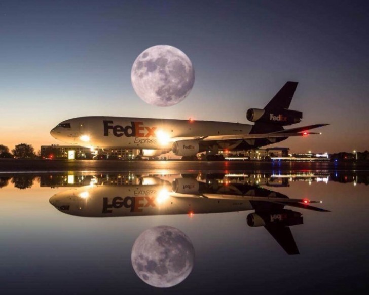1. Une super-lune derrière un avion FedEx? Ce serait joli à voir, mais ... non. C'est 100% faux.