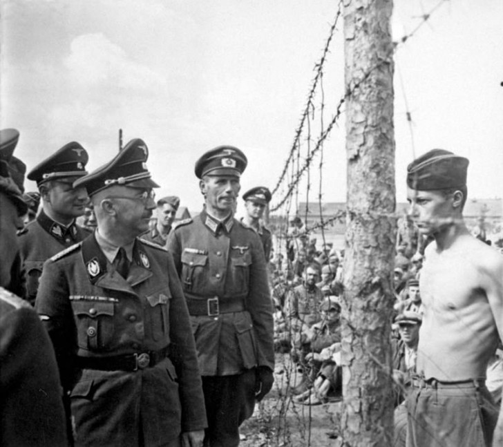 18. Horace Greasely si confronta con Heinrich Himmler in un campo di prigionia tedesco negli anni '40. Innamorato di una donna tedesca, Greasely scappò dal campo 200 volte.
