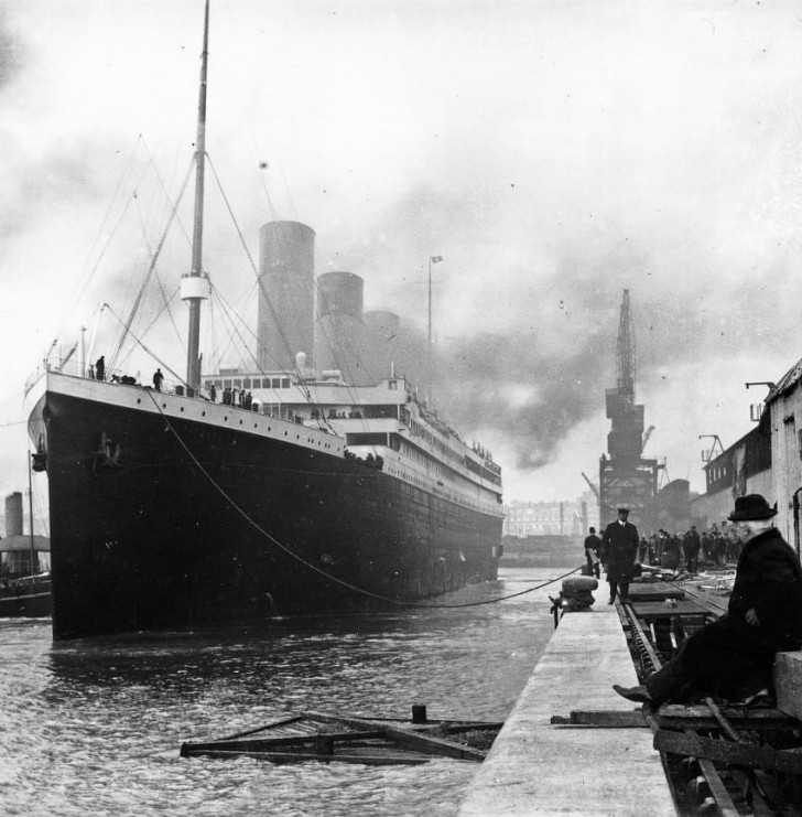 Il New York Times ha riportato che Senan Molony, un giornalista irlandese che ha speso più di 30 anni studiando il disastro del Titanic, ritiene che a provocarne il naufragio sia stato un incendio!