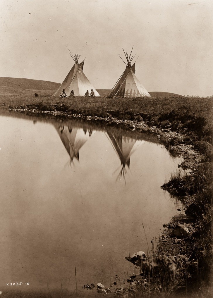 19. Campement Piegan, 1910