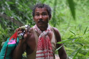 Jadav è convinto di portare avanti la sua missione fino al suo ultimo respiro: vuole riportare l'isola all'aspetto originario, coperta da una fitta foresta.