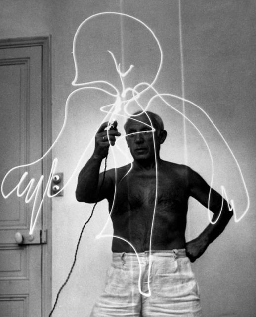 Dopo quell'incontro Mili e Picasso concordarono una sessione fotografica di appena 15 minuti.
