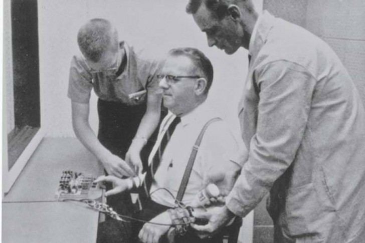 1. Esperimento Milgram