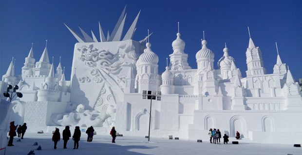 L'altra area si chiama Ice and Snow World e viene aperta la sera in modo da poter godere dello spettacolo di sculture di ghiaccio a grandezza naturale associate alle luci multicolori.