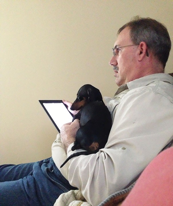 "Mio papà continuava a dire che non avrebbe mai preso né un iPad né un cane..."