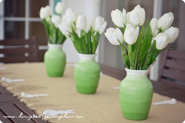 To make elegant vases, paint them all the same color, and use matching flowers! The effect will be totally different and unique!
