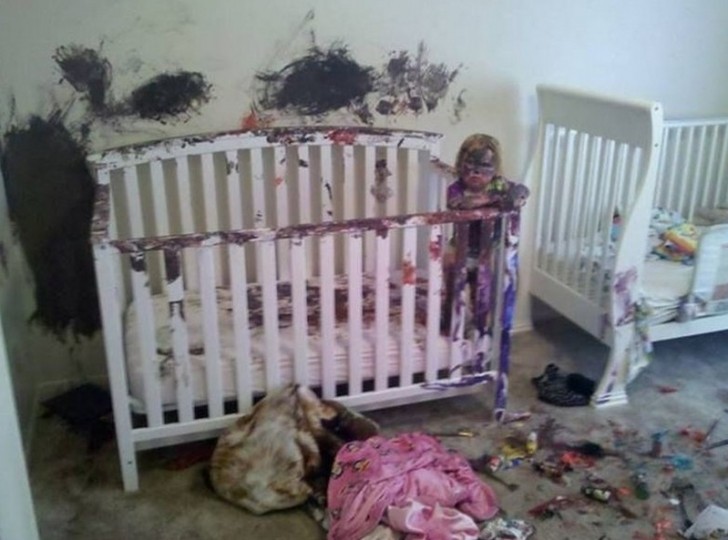 10. Le tapis et le lit sont à jeter, le mur à repeindre... et la petite fille?