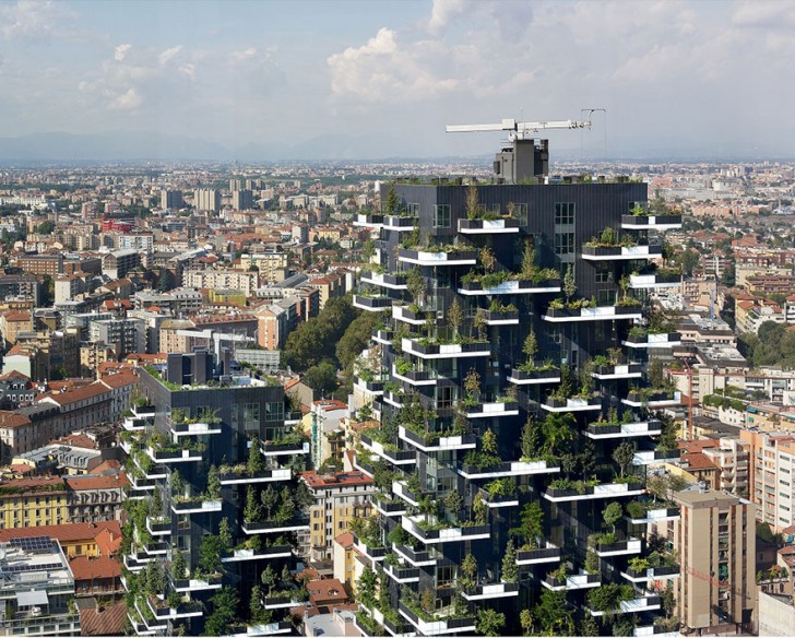 En Italie, il y a de bons exemples aussi: à Milan, on peut admirer deux forêts verticales appelées "Bosco Verticale", bref, voilà un génie qui a répandu son idée dans le monde entier.