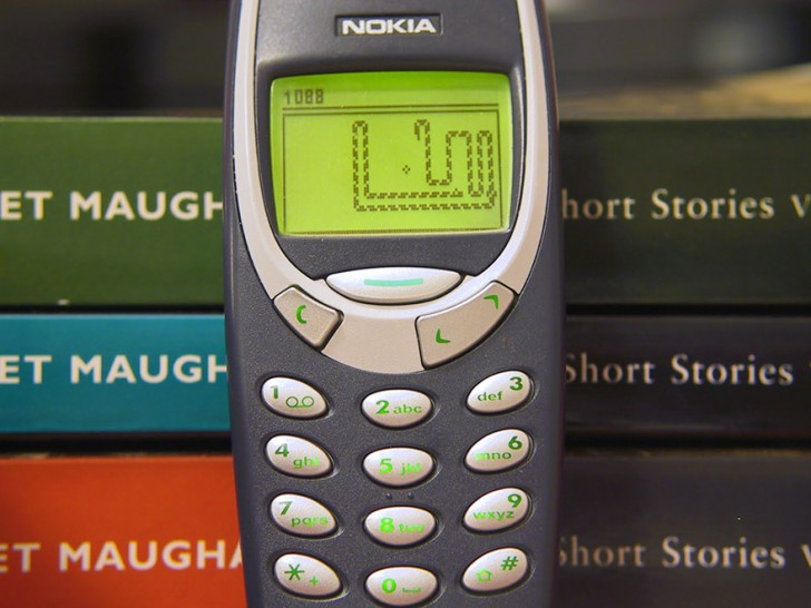 Nach 17 Jahren gibt es jetzt eine Neuauflage des legendären Nokia 3310, dem beliebtesten Telefon der Welt - 2