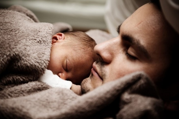 13. Wenige Dinge sind schöner, als mit seinem Baby im Arm einzuschlafen.