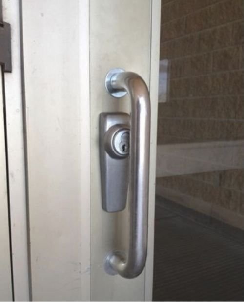 16. Altra sfida: provate a chiudere a chiave questa porta!