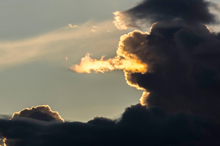 11. Le nuage-dragon (ou chien?)