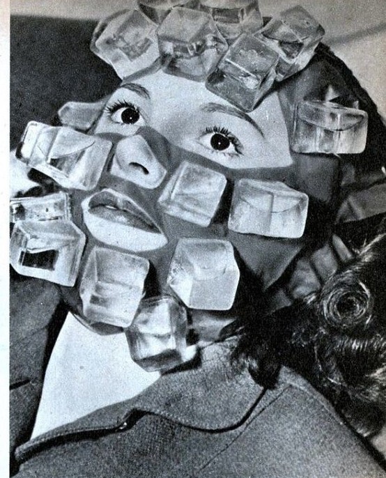 12. Maschera del ghiaccio di Max Factor per ringiovanire la pelle.