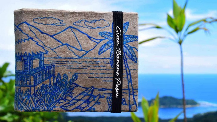 La société a réussi à produire des portefeuille originaux, résistants à l'eau , décorés avec des images qui rappellent la tradition de la Micronésie.