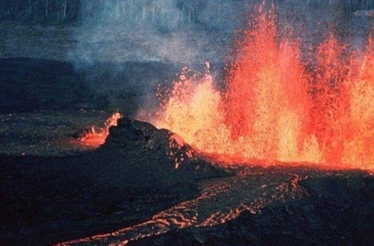 1. Het woord vulkaan is ontstaan door de ramp in Pompeï