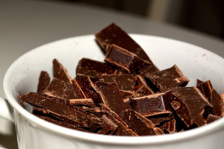 Alors, le chocolat c'est juste une légende? Pas du tout, c'est l'aliment qui favorise le mieux la production de sérotonine.