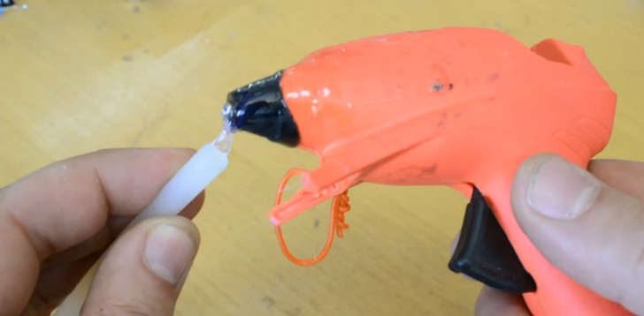 #7 The easiest way to recharge a hot glue gun is to glue the new piece to the one that is about to end.