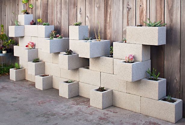 2. Use concrete blocks to create an attractive vertical outdoor garden.