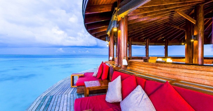 In the Maldives, luxury is certainly not lacking and this experience is ideal for everyone to recharge their batteries and to go back to work full of energy.