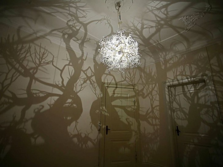 # 8 Un lustre transforme votre pièce en une forêt