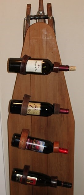 3. Un instrumento de tortura? Nada lejos, un comodisimo porta botellas para exponer con originalidad el vino!