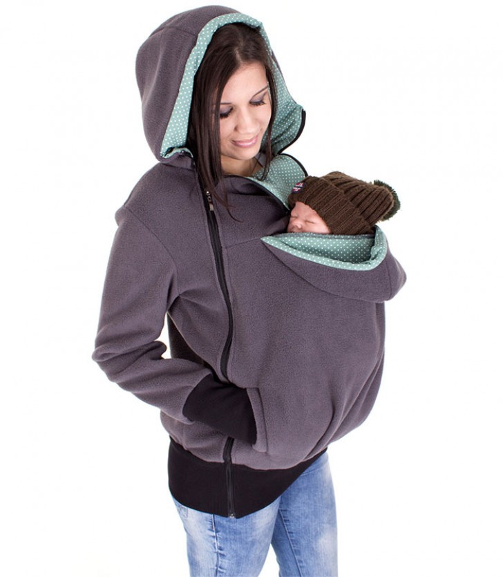 2. Que diriez-vous de réchauffer le bébé avec un sweat tout doux et avec la chaleur du toucher maternel?