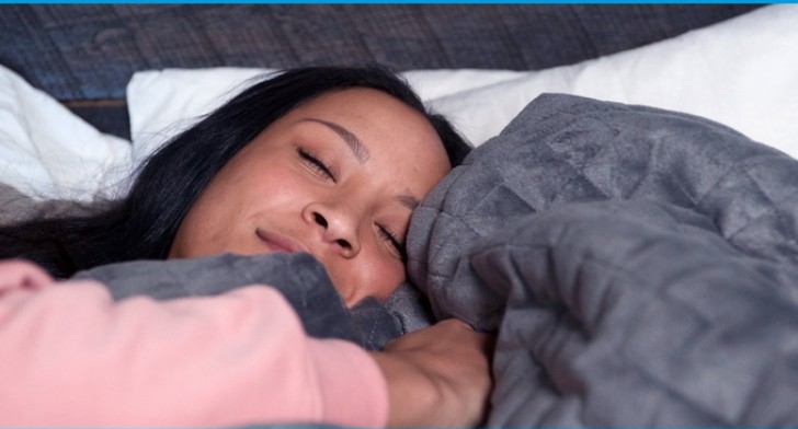 Avere una coperta addosso è uno dei migliori modi per attivare i punti del corpo che inducono la tranquillità.
