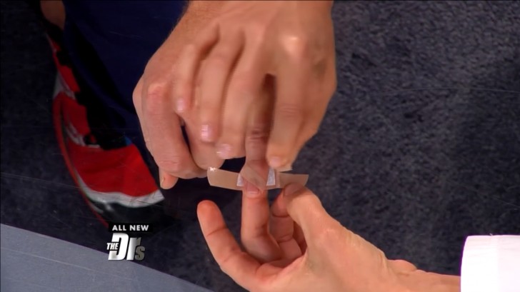 A Very Efficient Band Aid Hack Check It Out