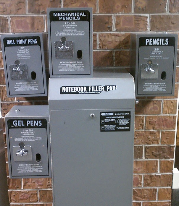 5. In dieser Schule ist es kein Problem, wenn man ohne Stift oder Block ist. Man kann alles in diesem Automaten kaufen!