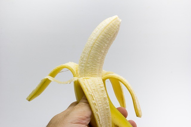 3. Un manque de magnésium et de potassium provoque non seulement des crampes, mais aussi des maux de tête: les bananes vont vous aider.