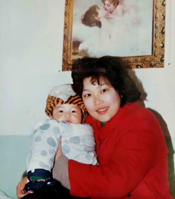 Era il 1988 quando, durante il parto, una complicazione fece rimanere Ding Ding senza ossigeno provocandogli una paralisi cerebrale.