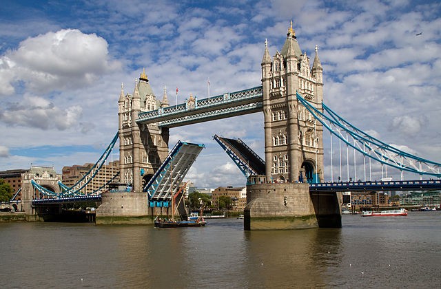 9. Tower Bridge, Londra, Regno Unito