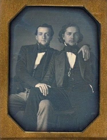 Deux messieurs de 1850.