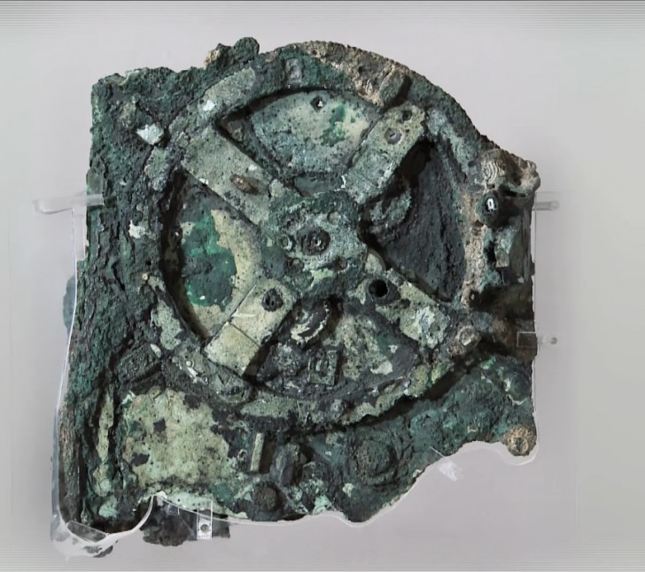 Der Mechanismus von Antikythera wurde zu Beginn des 20. Jahrhunderts entdeckt und blieb lange ein Mysterium.