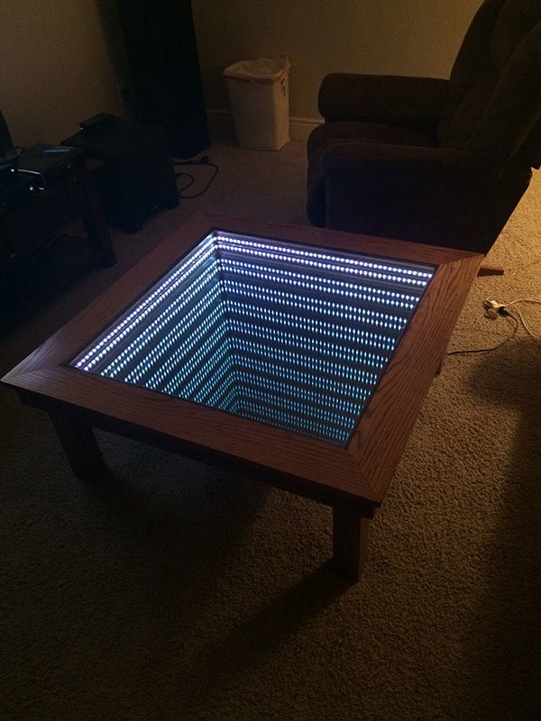 8. La table crée une illusion d'optique vraiment intéressante.