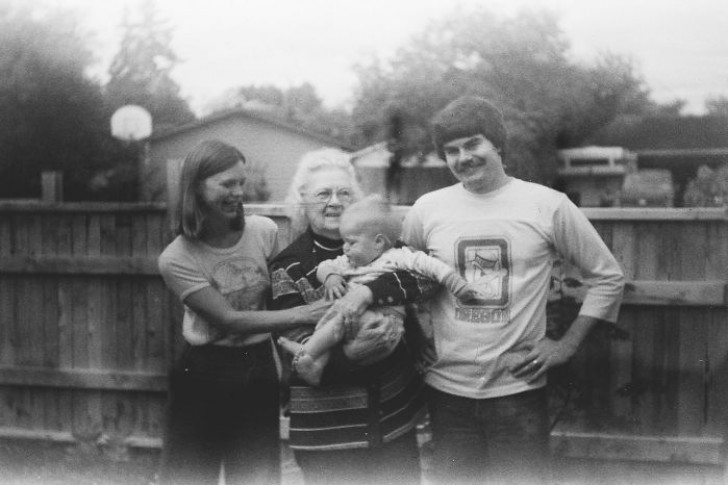 Il rullino, però, conteneva anche una foto di famiglia che, una volta pubblicata sul giornale, ha reso possibile capire a chi apparteneva la macchina fotografica.