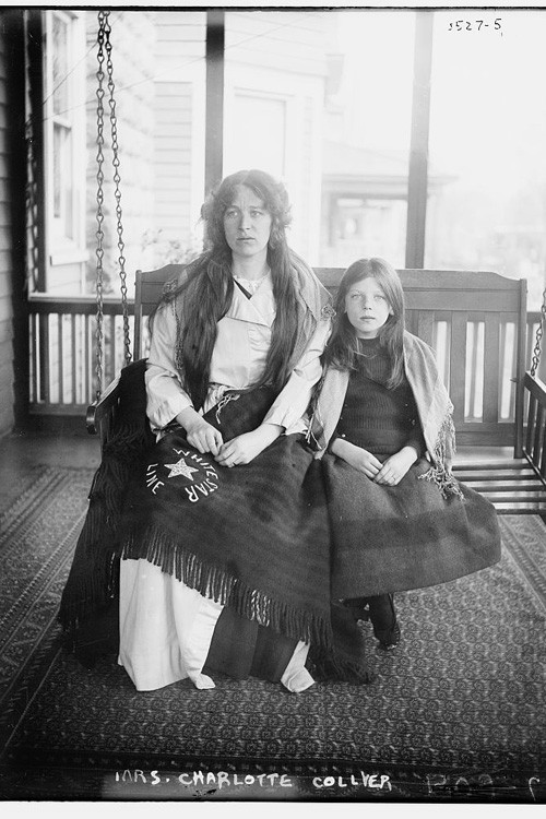 14. Deux survivantes de la catastrophe: Charlotte Collyer et sa fille Marjorie.