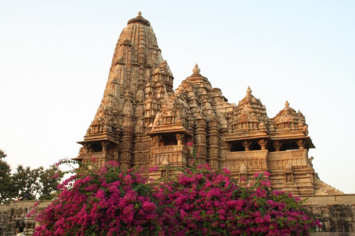 27. Khajuraho (India) is het deel van het land waar de meeste hindoe- en jaïntempels staan.