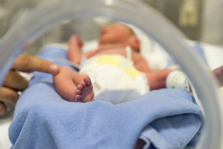 De cette façon les bébés prématurés améliorent leur propre développement, ils grossissent plus vite et ils peuvent sortir de l'hôpital.