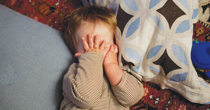 Andando a dormire tardi, l'ormone della crescita del bambino ha meno tempo per agire.