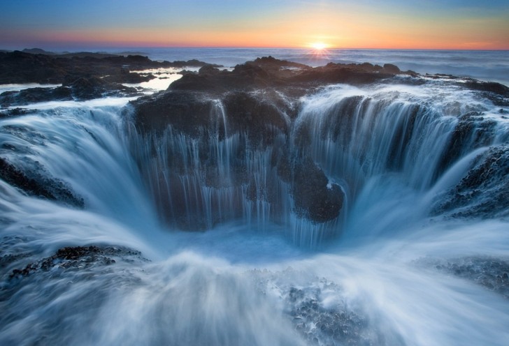 Thor's Well, in Oregon
