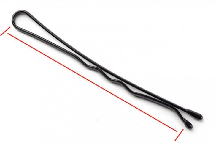 The zigzag side of a bobby pin (hairpin)