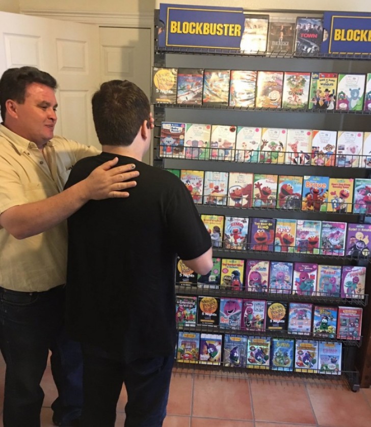 Ouders openen videotheek voor hun autistische zoon.