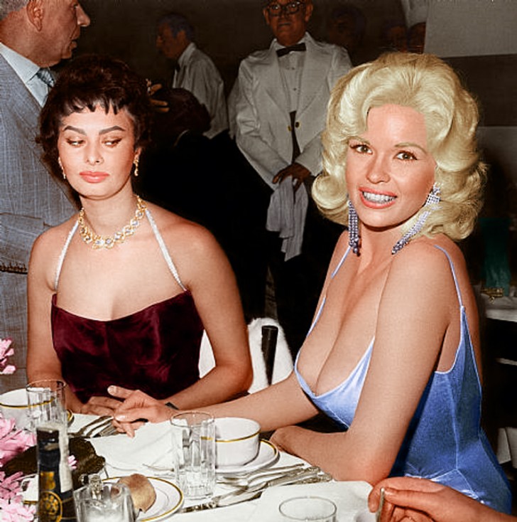 6. Sophia Loren und Jayne Mansfield, 1957